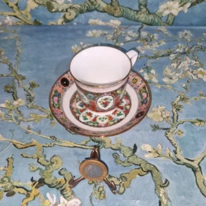 Xícara porcelana Guangcai chinesa 2da metade do Séc XX 1950 a 1999 Familie Rose